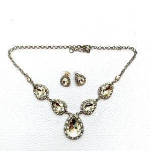 Silver Tone Chunky teardrop clear Rhinestone statement Necklace & Earring Set